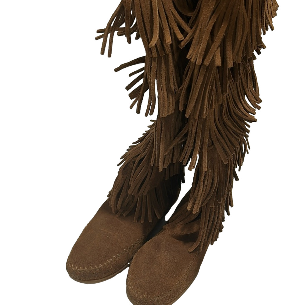 Minnetonka women’s 5 layer fringe boots size 6 GUC